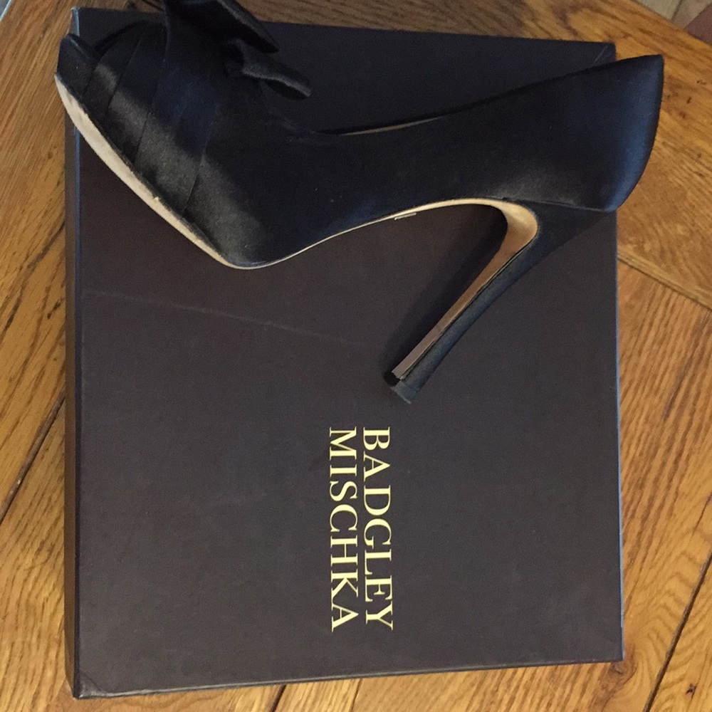 BADGLEY MISCHKA EXCELLENT CONDITION - Picture 3 of 7